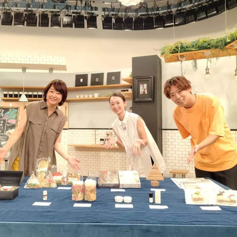 瞳ゆゆのインスタグラム：「明日のカナフルTVは～！ ｢神奈川なでしこブランド｣をご紹介！  今年10周年を迎えた「神奈川なでしこブランド」 新しく認定された商品や、認定された企業のその後を取材しました 😊  テレビ神奈川(tvk) カナフルTV 毎週日曜日　18:00-18:30  #カナフルtv #テレビ神奈川 #tvk #リポーター #宝塚og」