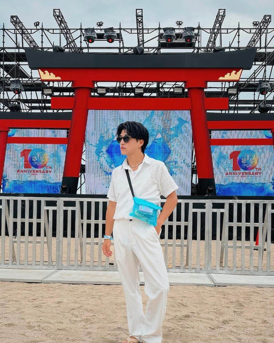 蓮池虎太郎のインスタグラム：「Music Circus ⛩  ・ ・ ・  人生初めての夏の音楽フェス！！ ほんま最高にたのしかった🔥✨️  夏満喫しすぎでしょ🤣笑  ・ ・ ・  是非フェスのご招待ご連絡お待ちしております✌🏼  ・ ・ ・  そして！！ 夏休みにSHEINでお買い物もしたいと思うからクーポンコードも貼っておくね👇🏻是非使ってねっ！！  コード名：MC2023 有効期限：06/01~08/31 割引率：0〜5999円 15%オフ，6,000円以上20%オフ  #夏 #ミュージックサーカス #音楽フェス  #music #circus  #shein #sheinコーデ #shein購入品 #mcwithshein23 #musiccircus  @tryhard_japan_official @music_circus」