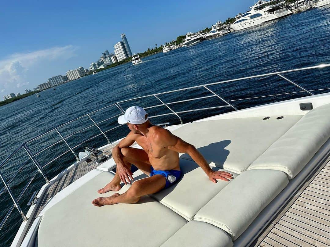 ジョルジュ・サンピエールのインスタグラム：「On break for a great vacation!」