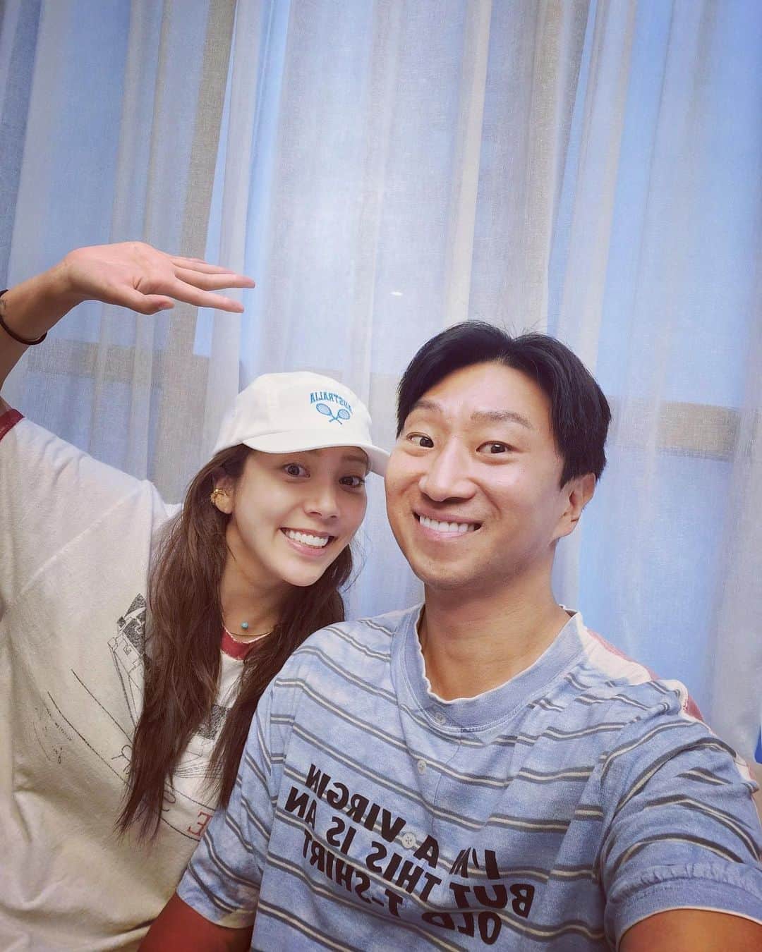 ソン・ダムビのインスタグラム：「콧물을 흘리며 골프 연습장을 왔다🏌🏻🏌️ 다들 즐거운 주말🙈❤️」