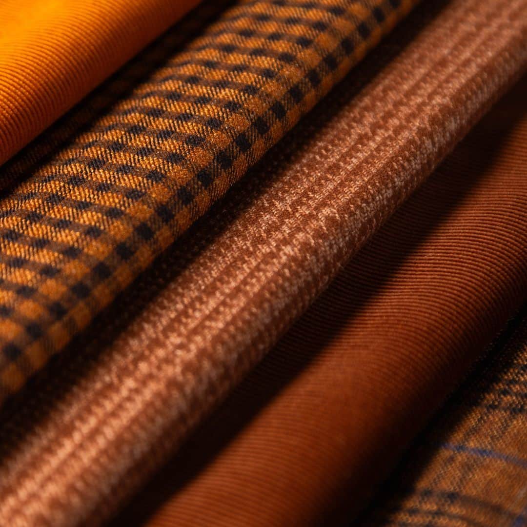 のインスタグラム：「Explore a delightful range of high-quality jacketing fabrics and paring trouser fabrics.  Bunch : Forever Green Ref : 770120 / 779402 / 779702 / 770121 / 779401  #dormeuil #luxurytailoring #tailormade #luxuryfabrics #bespoketailoring #luxurynaturalfibers #ethicalcloth #sustainablefashion #sustainableluxury #1842paris #forevergreen」