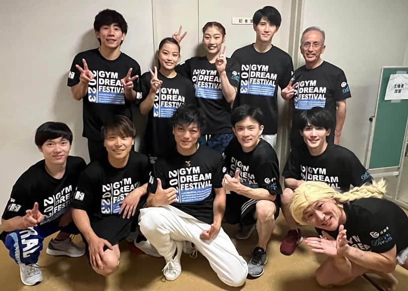 田中佑典さんのインスタグラム写真 - (田中佑典Instagram)「. ジムドリームフェスティバル2023 出演させていただきました🤸  近くからも遠くからも暑い中会場に足を運んでくれた皆さん、ありがとうございました！  体操、新体操、トランポリン、パフォーマーの皆さんの面白凄いパフォーマンス、倒立対決などなど 見どころ満載で世代問わず楽しめるイベントだったんじゃないでしょうか  芸術性を見て触れて楽しんで より身近に感じてもらえるように 空間に描く気持ち全開でこちらも愉しみました  身体を操る者たちはやっぱハンパないですねえ 簡単そうに難しい技をやってのける皆んなはほんと凄いです 演者もMCの皆さんもお疲れ様でした  イベント開催にあたりご尽力くださった実行委員会の皆様、ご関係者の皆様、ありがとうございました🙏  #ジムドリームフェスティバル　 #GYMDreamFestival  #越谷市」8月12日 14時06分 - yu_suke_tanaka_