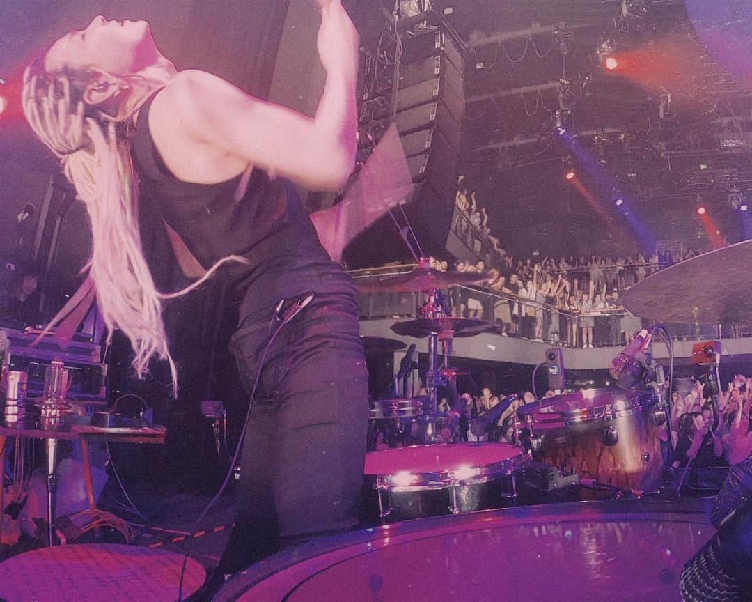 Tatsuya Amanoのインスタグラム：「Had a fantastic time playing at Shanghai🥁💥 Thank you all♡ ⁡ 上海でのLiveはより良いプレイが出来た🔥 さらに進化させてくぞ！ ⁡ TK from Ling tosite sigure [Tour 2023 The Second Chapter in Asia]」