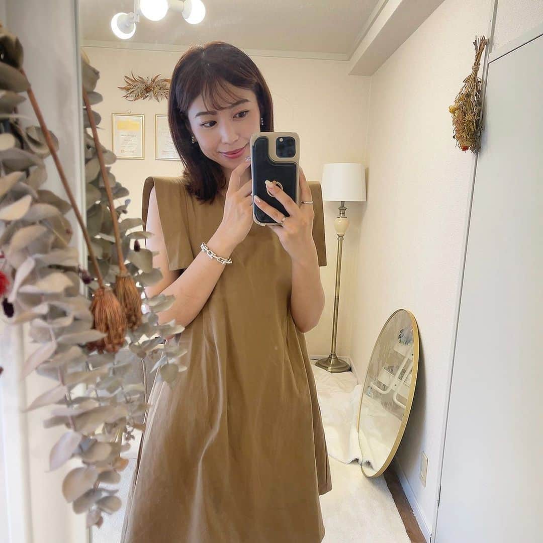 夏江紘実のインスタグラム：「. 今日は夏っぽいお天気嬉しくなる🌻🥹 久しぶりにワンピース着ちゃお🌼 . .」
