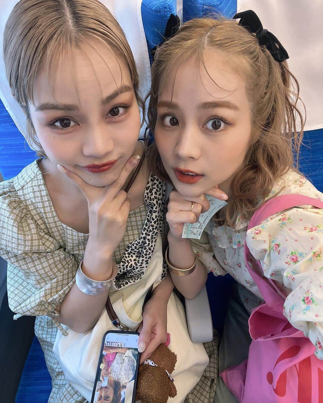 安中亜美のインスタグラム：「ㅤㅤㅤㅤㅤㅤㅤㅤㅤㅤㅤㅤㅤ twins 🎀🪄💎」
