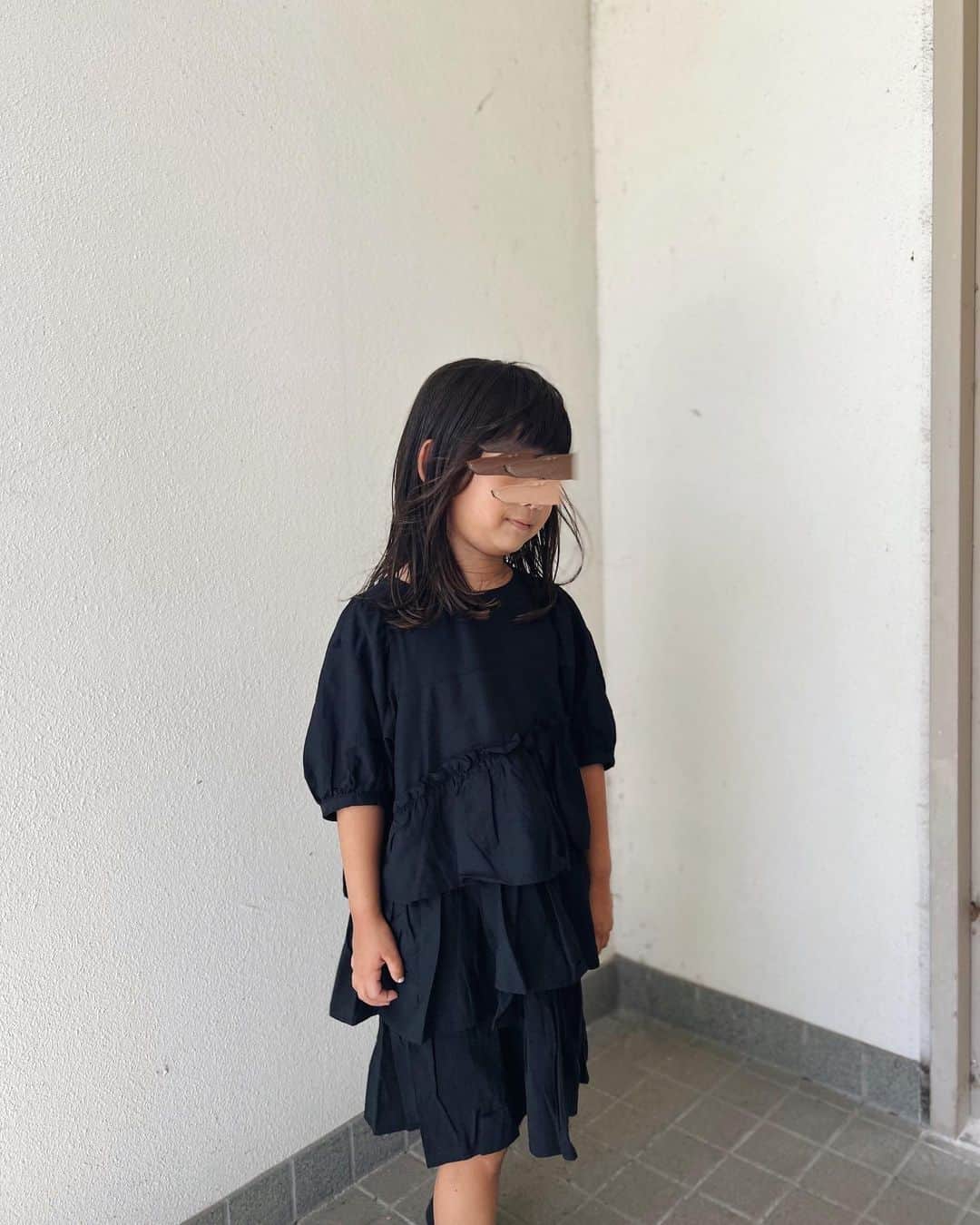 菅谷梨沙子さんのインスタグラム写真 - (菅谷梨沙子Instagram)「カメラ向けるとだいたい変顔☺️ これは目だけ🙄って器用な変顔してた…笑  #長女 #5歳」8月12日 15時26分 - risako_sugaya