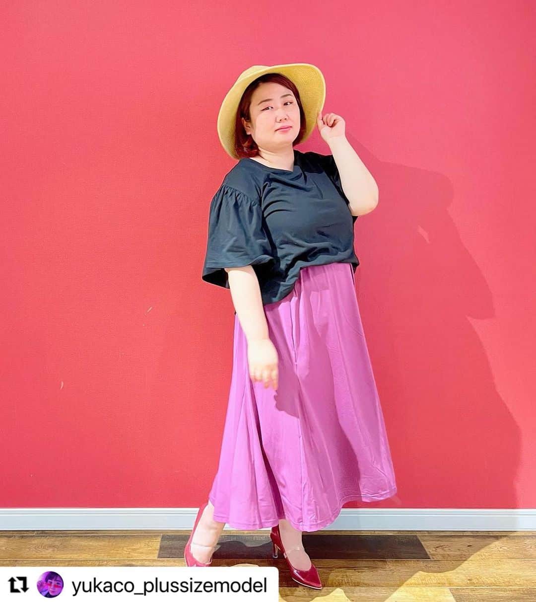 【楽天市場店】ハッピーマリリンのインスタグラム：「. .  \\ ✨✨ #ハッピーマリリンコーデ ✨✨ // . . . 1枚で着痩せ! 夏でも快適4つの機能付き  マーメイドシルエット ドッキングワンピース   商品番号:#484017  サイズ：L-6L 2丈/カラー：8色 . . . アンバサダー @yukaco_plussizemodel ちゃんが着用してくれました🌸 . . ※タイミングによって、  紹介商品が完売してしまっている場合がございます。  ********************************************************  🍧新作続々入荷しております🍧 ⏬新作を見るならプロフィールリンクから(｡vωv｡｀)*･°    @happymarilyn_official . . 気になる商品や質問等、お気軽にコメントやDMまで💌  ********************************************************  ハッピーマリリンでは M～10L までの幅広いサイズや、 ゆったりとした大きいサイズのお洋服を取り揃えています。  ✨👗あなたにピッタリのお洋服がきっと見つかる👗✨ . . . #ハッピーマリリン #happymarilyn . .」
