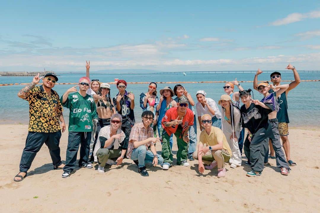 MABU（マブ）のインスタグラム：「MB GANG🎪music circus✨ ダンス、音楽を好きで良かった！新しい家族が増えて、みんなで新しい景色が見れた🌊🏄‍♀️✨ これからも楽しみながら頑張るよ💪  @music_circus & @tunecorejapan なんの忖度なく楽曲オーディションで俺を選んでくれて嬉しかったです🙏感謝  #familia」