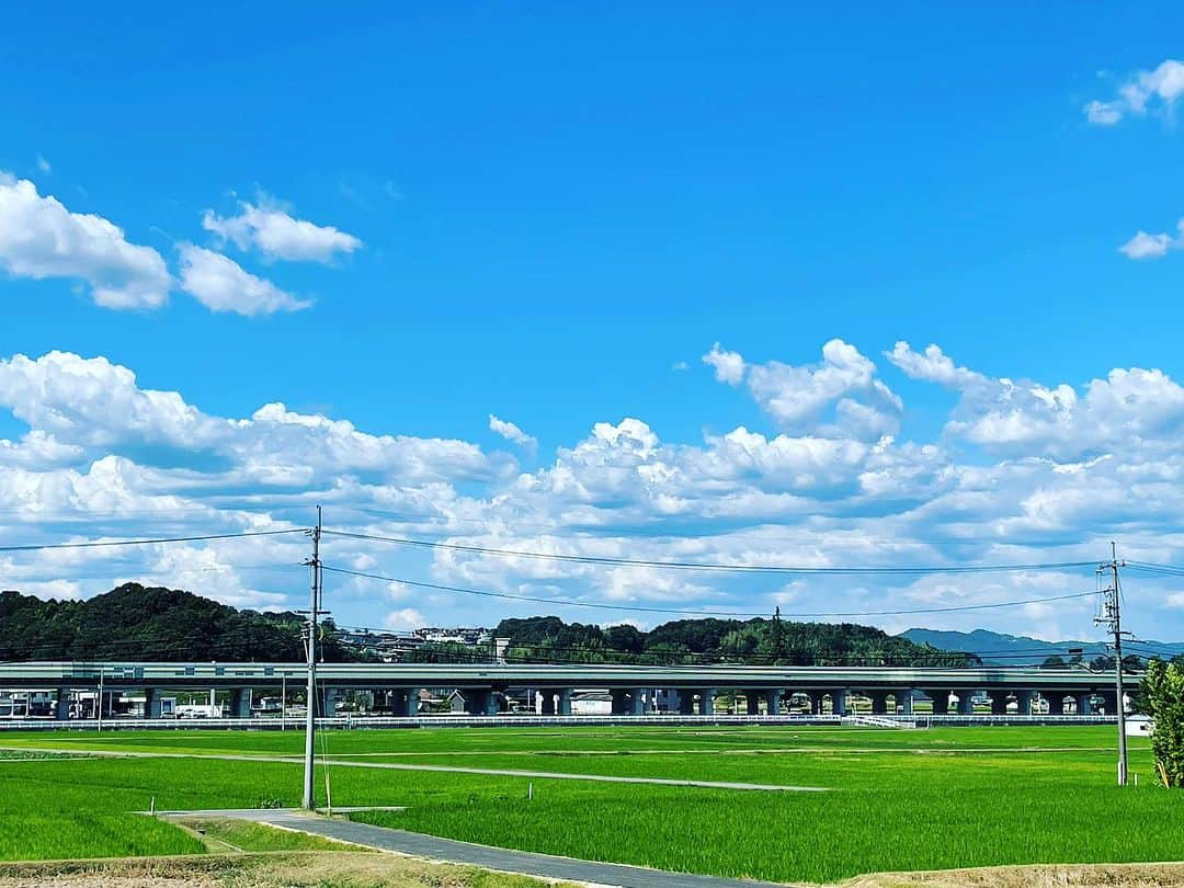 岡山祐児のインスタグラム：「この後、まさかの雷雨になるとは。 バイク乗る時は服とズボンを多めに持って行くのを覚えた」