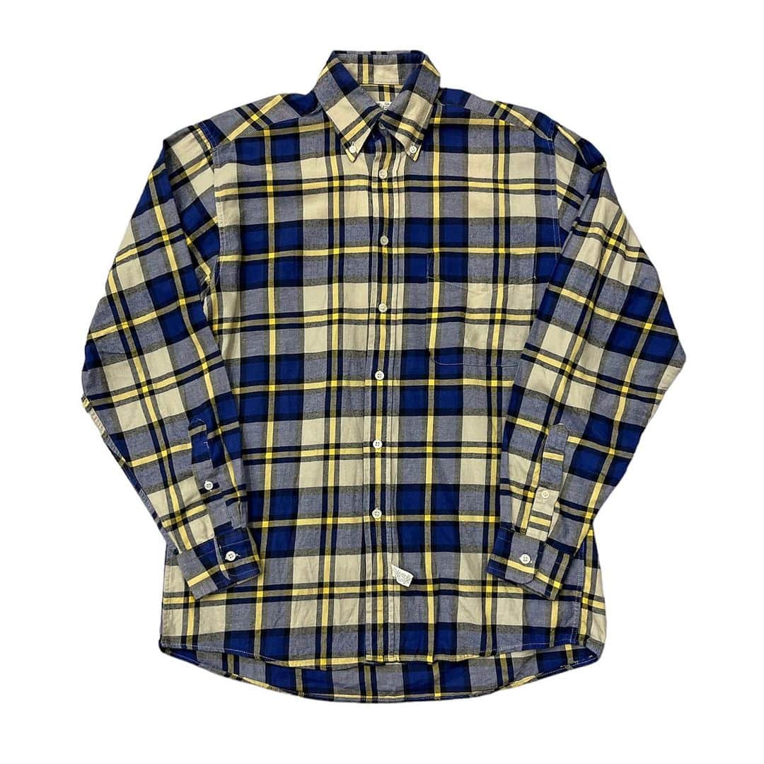 ジャムルのインスタグラム：「チェック ボタンダウンシャツ ¥5400+tax(5940) .  ベージュxブルーxイエローの、GOODカラーなボタンダウンシャツ。 チェックシャツは数あれど、気にいる良い色目に出会うのは至難の業。 ピンときた方は是非！ .  WEB SHOPに入荷しております。 是非ご覧ください。 jammru.com  #お問い合わせはお電話で承ります #jammru #osaka  #fashion  #streetstyle  #streetfashion  #vtg  #vintage  #used  #usedclothing  #古着 #古着屋 #ファッション #70s #80s #90s」