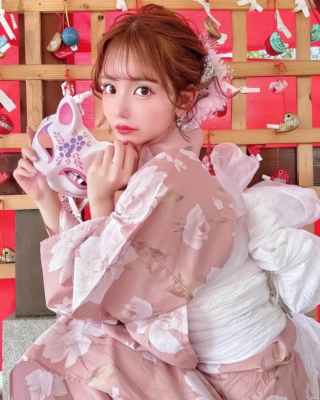 桜木せりなのインスタグラム：「こんこん🦊  @shiba_0401   #撮影 #浴衣 #浴衣撮影 #浴衣ヘアアレンジ #別小江神社 #名古屋 #錦 #錦3 #salondegold  #サロンドゴールド  #キャバクラ #いいね #instalike #맞팔　#좋아요」