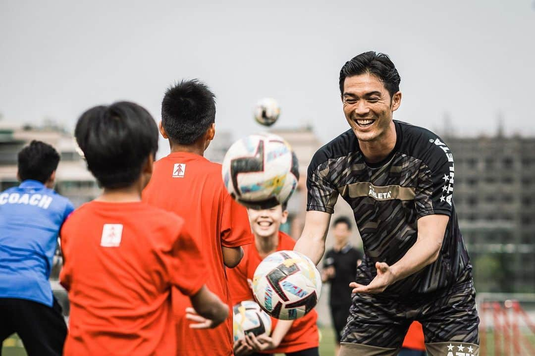 一柳夢吾のインスタグラム：「return the favor to football  #taiwanfootball#taiwanfootballleague#taiwan#taipei#台湾#台北#台湾サッカー#台湾サッカーリーグ#台灣企業甲級足球聯賽#一柳夢吾」