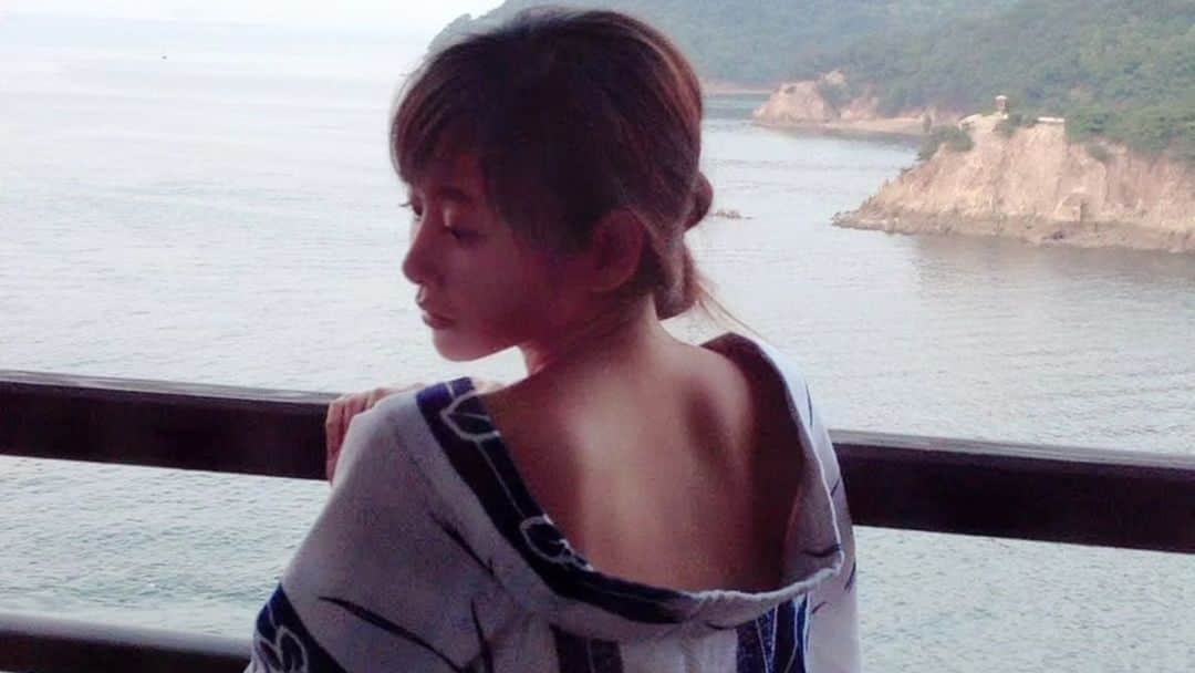 杉原杏璃さんのインスタグラム写真 - (杉原杏璃Instagram)「夏休み突入☺️ リフレッシュされてください！  9/16 13:00から横浜でIRセミナーあります💡  是非ご参加ください✨  ★イベントスIRセミナーin横浜★  2023年9月16日(土)13:00~16:10 https://www.kojintoushika.com/9-16-sat-yokohama/  #杉原杏璃 #sugiharaanri #anrisugihara #Japanese#girl #グラビア #グラドル#glamor #gravure #hot #asian #ダイトロン #カンロ ＃高井ひろえ  #イベントス #IRセミナー #株式投資 #資産運用 #不動産投資 #横浜 #イベントスIRセミナー横浜」8月12日 17時14分 - anri.sugihara.anri