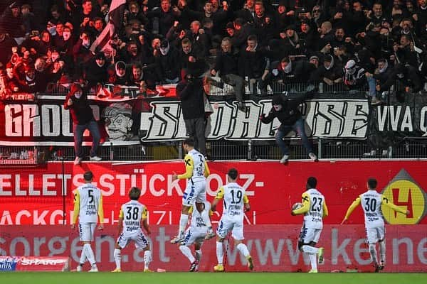 中村敬斗のインスタグラム：「My dearest LASK - It is with a heavy heart that I must say goodbye to a club which I love.  To every single person who comes together to make this club so special, I will miss you all.   To my teammates - from my debut game to my last, thank you for helping me grow. It was a privilege to play with you and call you my friends. We won together and we lost together, but our spirit and our bond always remained intact! I wish you all the very best for the future and this season.   To my special coach Dietmar Kühbauer, although you are no longer at the club, I must give you the respect you deserve. You are an amazing man and you gave me the confidence to trust myself and trust in my ability. I will forever remember our time together - thank you.   Finally, I would like to say a special farewell to my extended family - the fans of LASK. I hope you are able to understand my decision and are able to accept that I only want to chase my dreams and test myself against some of the best players and clubs in world football.  I will never forget the love you have shown me during my time at this special club…and the reason it is such a special place is because of you, you are the heartbeat of LASK!   To leave without a real goodbye hurts. I will remember you and love you forever.   …Once a LASK player, always a LASK player!❤️  Love, Keito (38)」