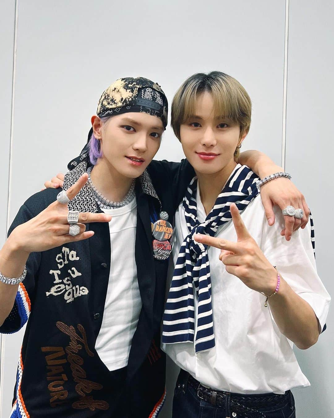 NCTさんのインスタグラム写真 - (NCTInstagram)「🌊💕🌹🐶💕🌊  #TAEYONG #태용 #JUNGWOO #정우 #SHALALA #샤랄라 #NCT #NCT127 #TAEYONG_SHALALA #음악중심」8月12日 17時51分 - nct