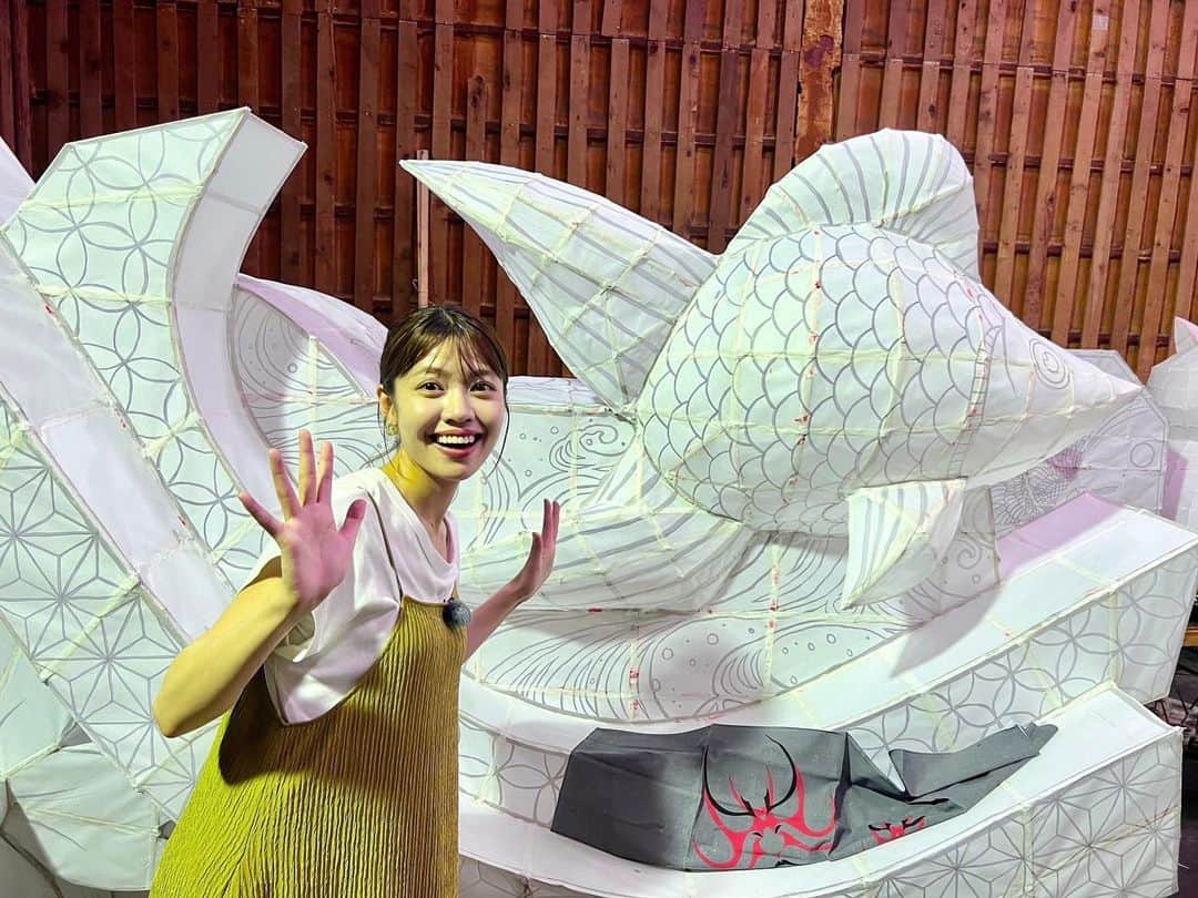 テレビ北海道「旅コミ北海道」のインスタグラム：「【旅コミ北海道】 今日夕方6時30分からの旅コミは「放送1300回記念　胸アツ！夏祭りドライブ車」  ドライブがてらに立ち寄るのに ぴったりな美味しくておしゃれなカフェ☺️  そして… 思わず胸アツになる、あのお祭り会場へ✨ 祭りの準備の様子を見学させていただきました☺️  是非、ご覧ください♫  🎁プレゼントキャンペーンもいよいよ最後‼️ お見逃しなく🎁 ・ ・ 旅コミ北海道〜じゃらん de Go！ 毎週土曜日夕方6時30分 8月12日OA . . #また旅へ#旅コミ#北海道#北海道じゃらん#旅#グルメ#食#観光#オフショット#テレビ北海道#haruka #tabikomi#7ch#hokkaido#tvh#tvprogram#television#sightseeing#gourmet#travelood #プレゼント」