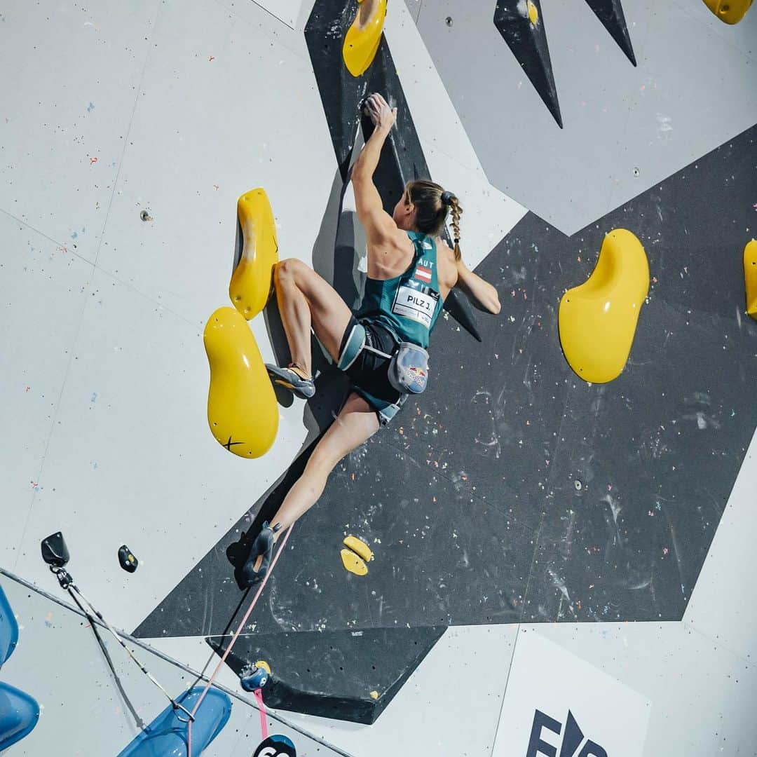 ジェシカ・ピルツさんのインスタグラム写真 - (ジェシカ・ピルツInstagram)「The reason, why we love climbing ❤️☺️🔥  #austriaclimbing #bern2023 📸: @ifsclimbing | @lenadrapella | @janvirtphotography」8月12日 18時14分 - jessy_pilz