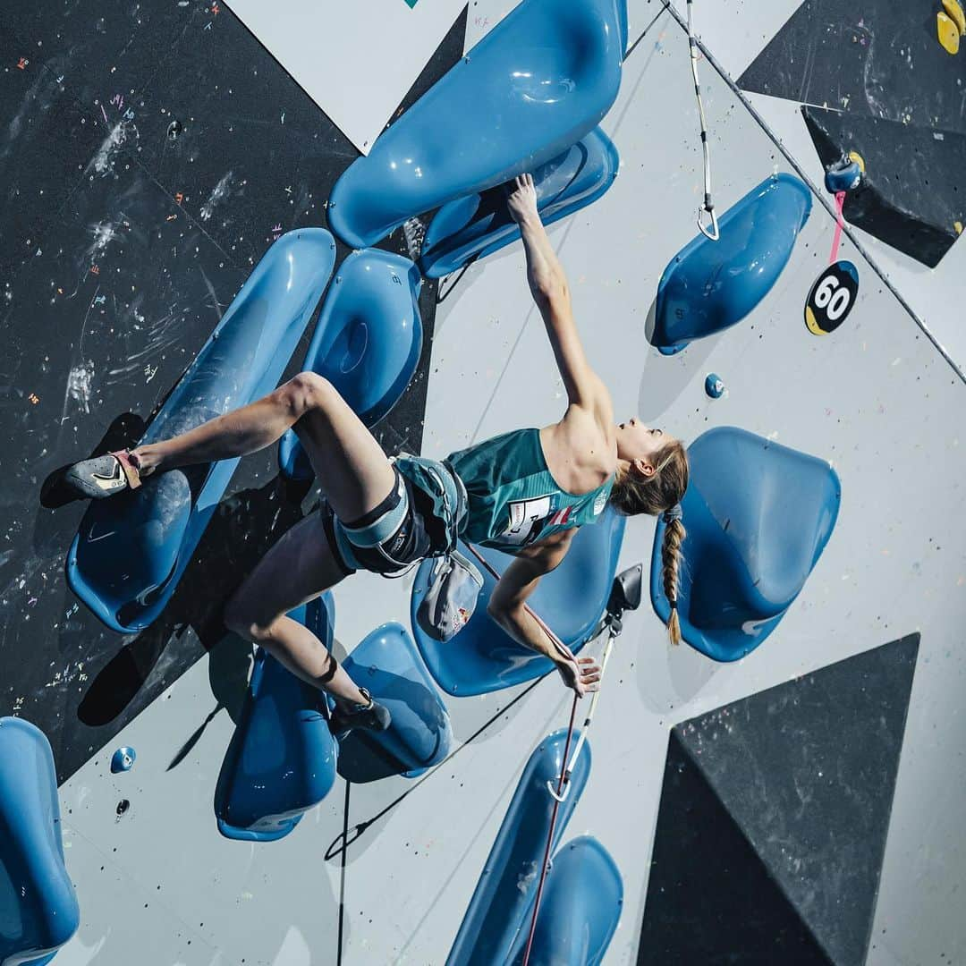 ジェシカ・ピルツさんのインスタグラム写真 - (ジェシカ・ピルツInstagram)「The reason, why we love climbing ❤️☺️🔥  #austriaclimbing #bern2023 📸: @ifsclimbing | @lenadrapella | @janvirtphotography」8月12日 18時14分 - jessy_pilz