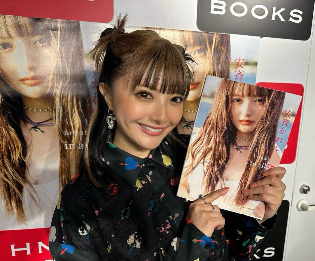安西かれんさんのインスタグラム写真 - (安西かれんInstagram)「写真集お渡し会、オンライン 有り難うございました🫶🫶 みんなに会えてとっても幸せでした！ありがとう🥹 いっぱい読んでね！！  そしてファンのみんなからのバルーンまで🥹 ありがとおおおおお🥹感動！ 会いに来てくれてとっても嬉しかったー！🥹 プレゼントも沢山🥹ありがとう😭 帰って余韻に浸らせて頂きます🫠🫶」8月12日 18時30分 - kalenanzai