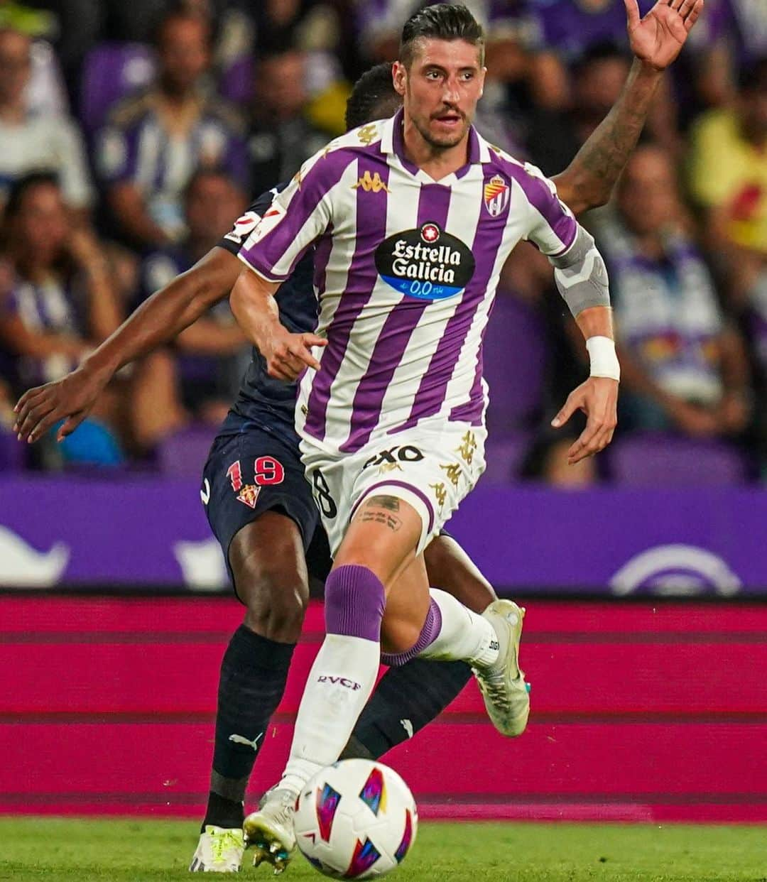 セルヒオ・エスクデロさんのインスタグラム写真 - (セルヒオ・エスクデロInstagram)「Empezamos como queríamos @realvalladolid ⚪️🟣 +3 ⚽️」8月12日 18時39分 - serescudero18