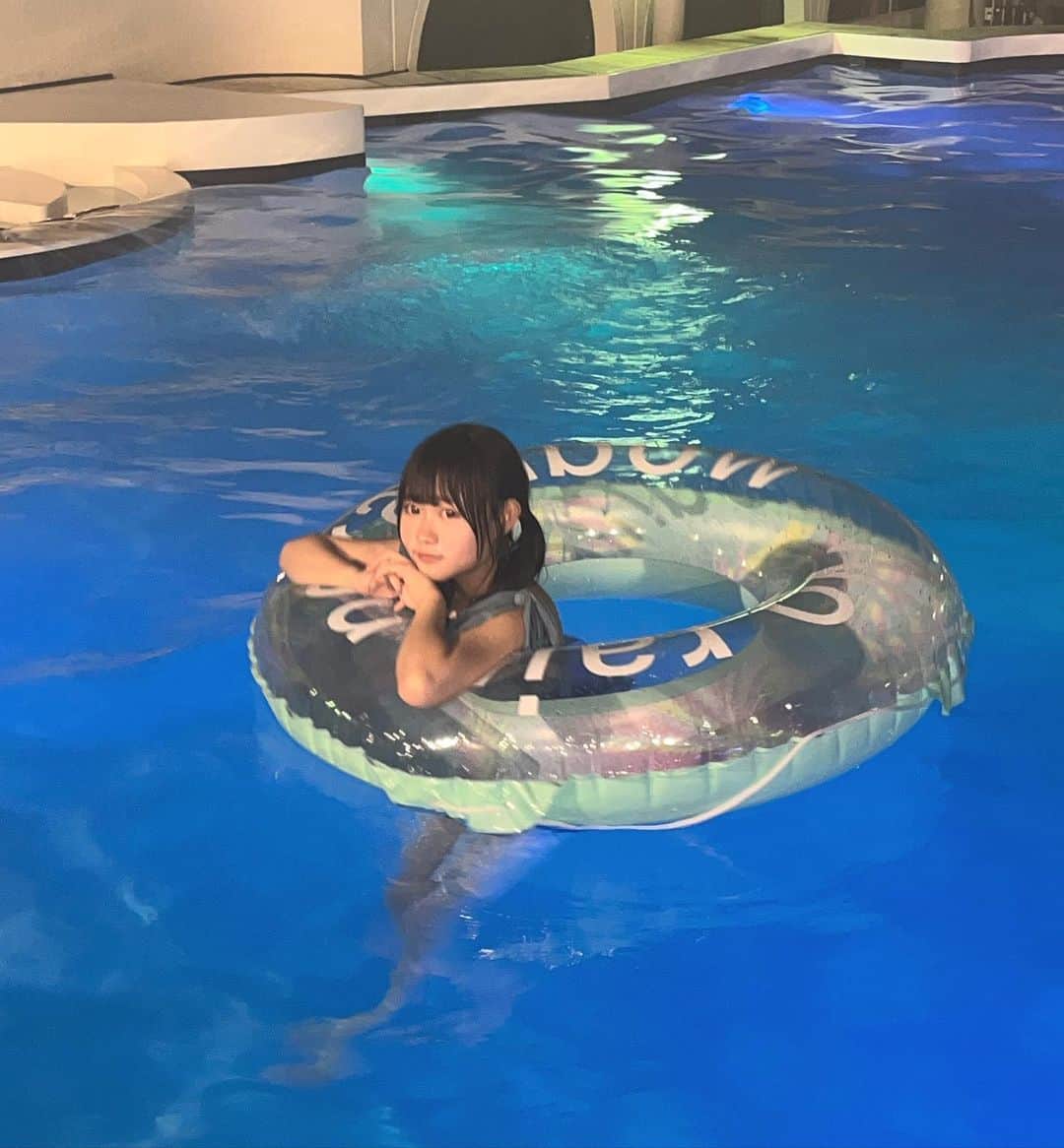 のインスタグラム：「ナイトプール🤍   #ナイトプール  #fyp  #07」