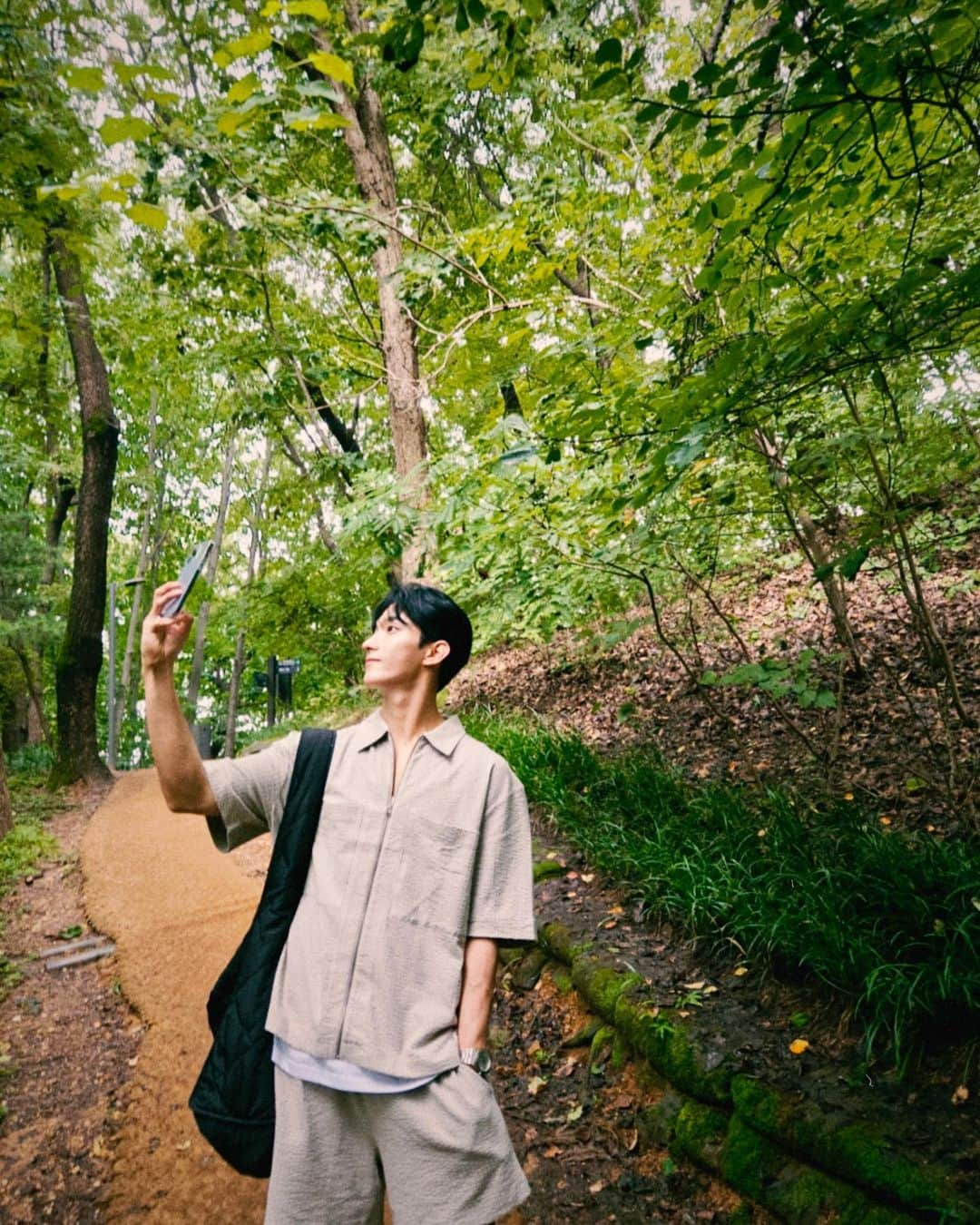 ドギョムさんのインスタグラム写真 - (ドギョムInstagram)「🌳」8月12日 18時31分 - dk_is_dokyeom