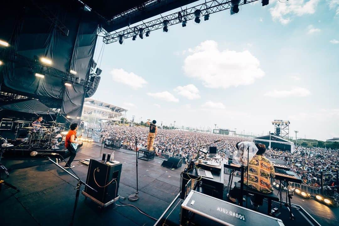 橘柊生さんのインスタグラム写真 - (橘柊生Instagram)「ROCK IN JAPAN 2023 人、人、人、人人！！！！ 沢山の方達に来ていただいて。 そして何より念願のロッキンのステージ。憧れだったフェス。 夢のような時間でした。 興味持ってくれた方が1人でも多く居てくれたら嬉嬉デス！！ 最高の夏の思い出！！！！ ありがとうございました！ #rockinjapan」8月12日 18時37分 - to_i1015