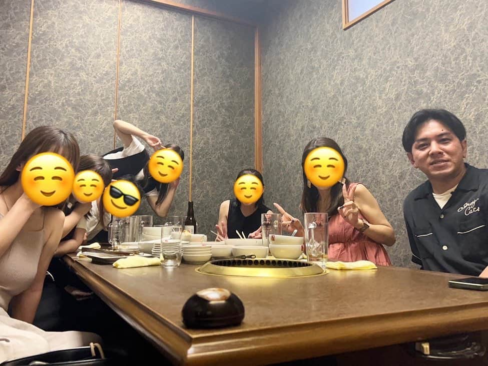 伊藤智博さんのインスタグラム写真 - (伊藤智博Instagram)「奥さんの家族に焼肉連れて行ってもらった時！うまかったー！  #精楽園 #名古屋 #名古屋グルメ #焼肉 #🥩 #itoburger #tailortoyo #テーラー東洋 #styleeyes #スタイルアイズ #straycats #ストレイキャッツ #ボーリングシャツ #LLR伊藤 #嫁丸 #家族団欒」8月12日 18時41分 - itotomohirollr