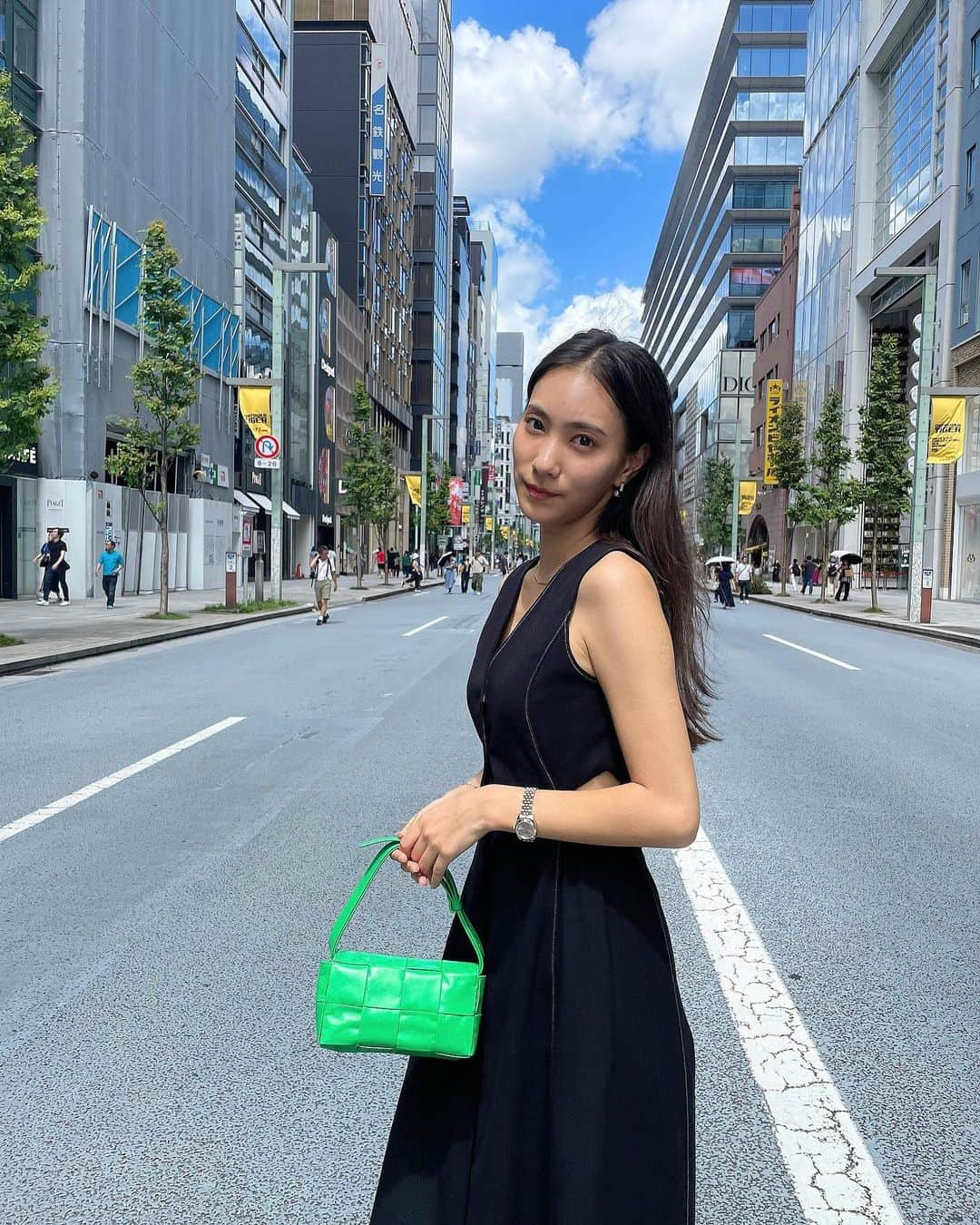 横川莉那さんのインスタグラム写真 - (横川莉那Instagram)「. 良き日！🗼 🇺🇦🤝🇯🇵 7年ぶりの再会の瞬間🫂 . . #銀座#歩行者天国#東京国際フォーラム#シンプルコーデ#ワンピース#ボッテガヴェネタ#私服#ウクライナに平和を#오오티디」8月12日 18時46分 - rina_yokokawa