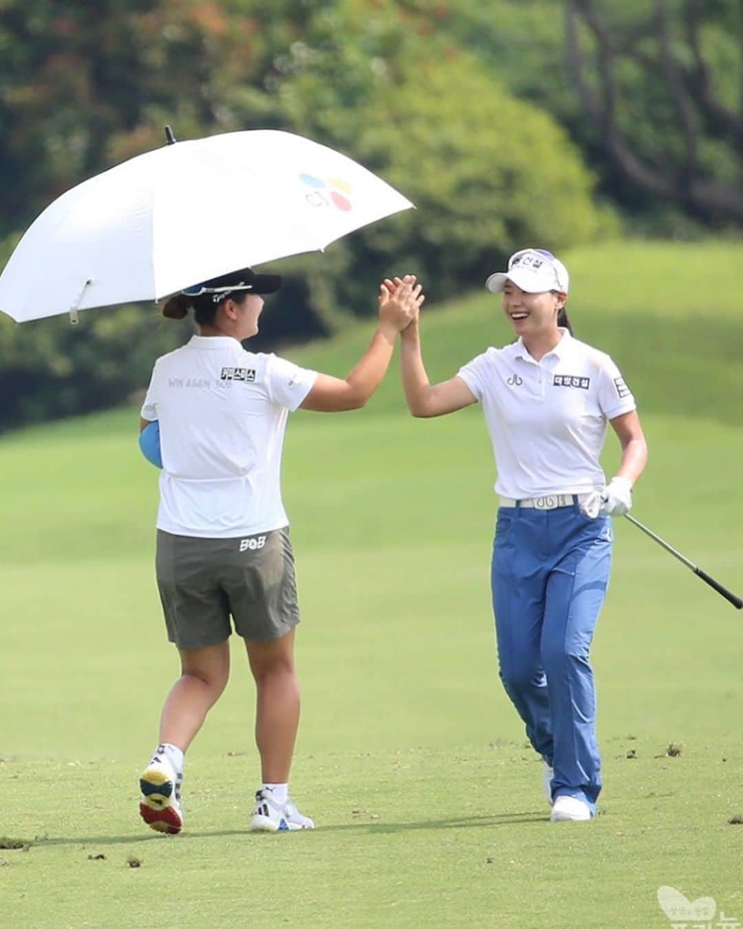 イ・ソミさんのインスタグラム写真 - (イ・ソミInstagram)「. 기분이 째져~골프 밀당 쩔어~ ⛳️ . . . #klpga #golf #테디벨리 #골프 #샷이글 #🦅」8月12日 18時53分 - som_time_