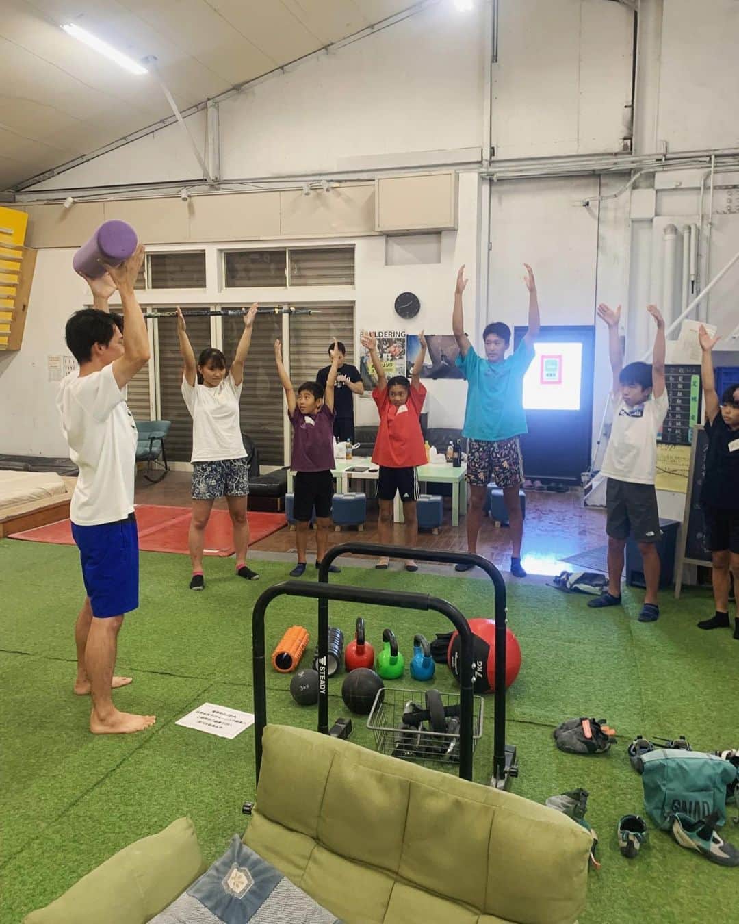 渡部桂太さんのインスタグラム写真 - (渡部桂太Instagram)「. . Held a climbing class in my hometown 🧑‍🏫  地元でクライミング講習をさせていただきました！ 3時間と短い間でしたが 10歳〜19歳の未来有望なクライマー達は、沢山の事を吸収してくれたと思います‼️ またできると良いなぁ〜  @lasportivajp  @watalabo_climbing   Thanks @haruhikokobayashi   #クライミング講習  #クライミング  #チームみえジュニア  #ワタラボ」8月12日 19時00分 - keita_watabe