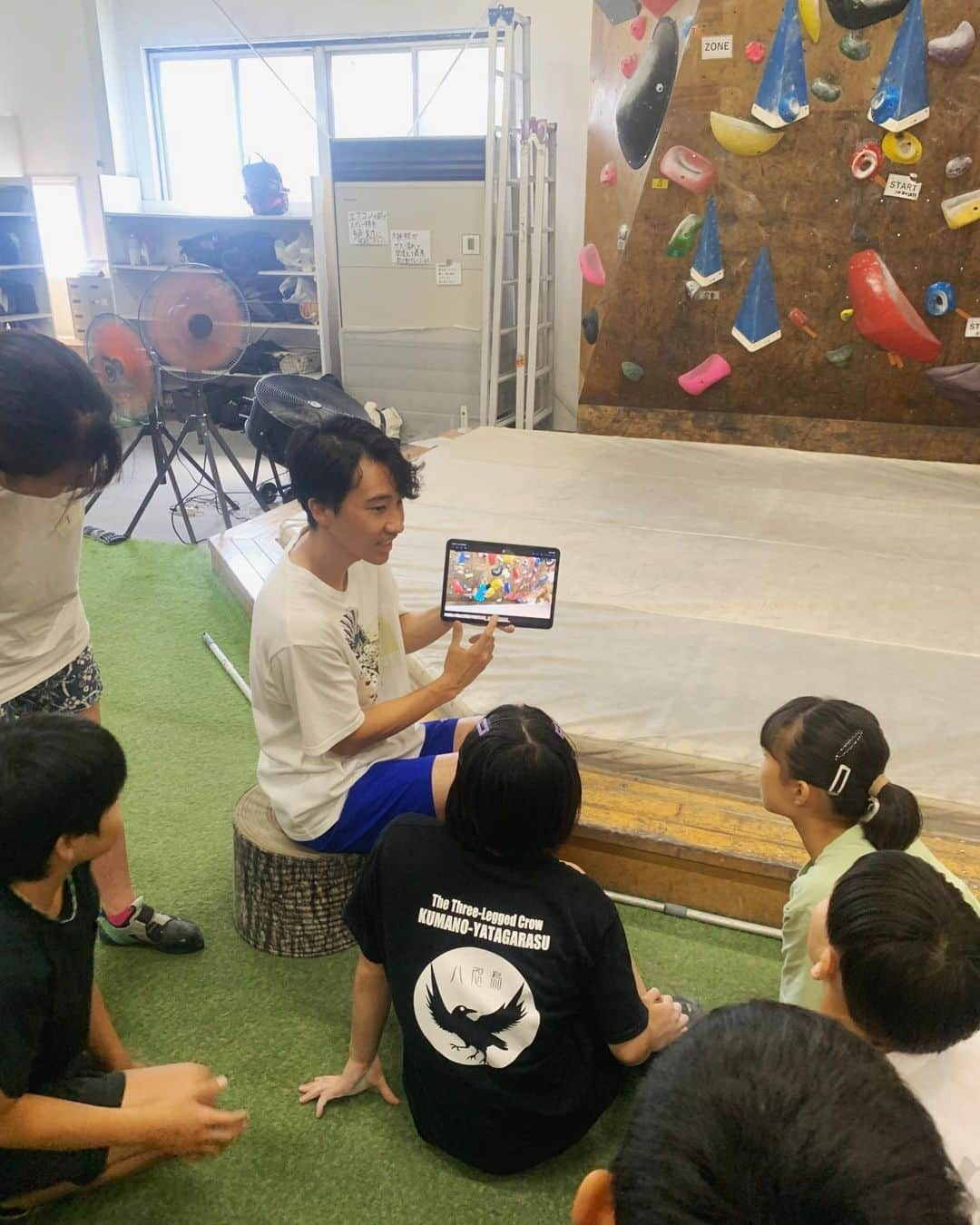 渡部桂太さんのインスタグラム写真 - (渡部桂太Instagram)「. . Held a climbing class in my hometown 🧑‍🏫  地元でクライミング講習をさせていただきました！ 3時間と短い間でしたが 10歳〜19歳の未来有望なクライマー達は、沢山の事を吸収してくれたと思います‼️ またできると良いなぁ〜  @lasportivajp  @watalabo_climbing   Thanks @haruhikokobayashi   #クライミング講習  #クライミング  #チームみえジュニア  #ワタラボ」8月12日 19時00分 - keita_watabe