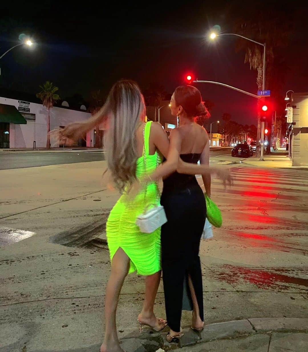 GENKINGのインスタグラム：「Much needed girls night out with my bestie @shieryy 🇺🇸🍸💫💖 which snapshot is your favorite? mine is nr. 3」