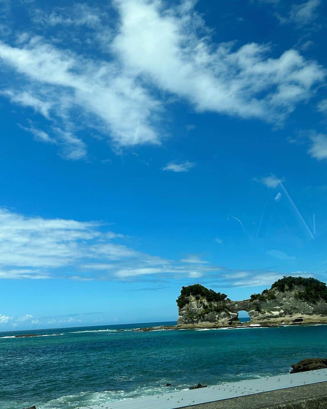 立石晴香さんのインスタグラム写真 - (立石晴香Instagram)「🌺✨ 2枚目から海写真📷🐬 どこかわかった方いますか☺️？？」8月12日 19時02分 - haruka_tateishi