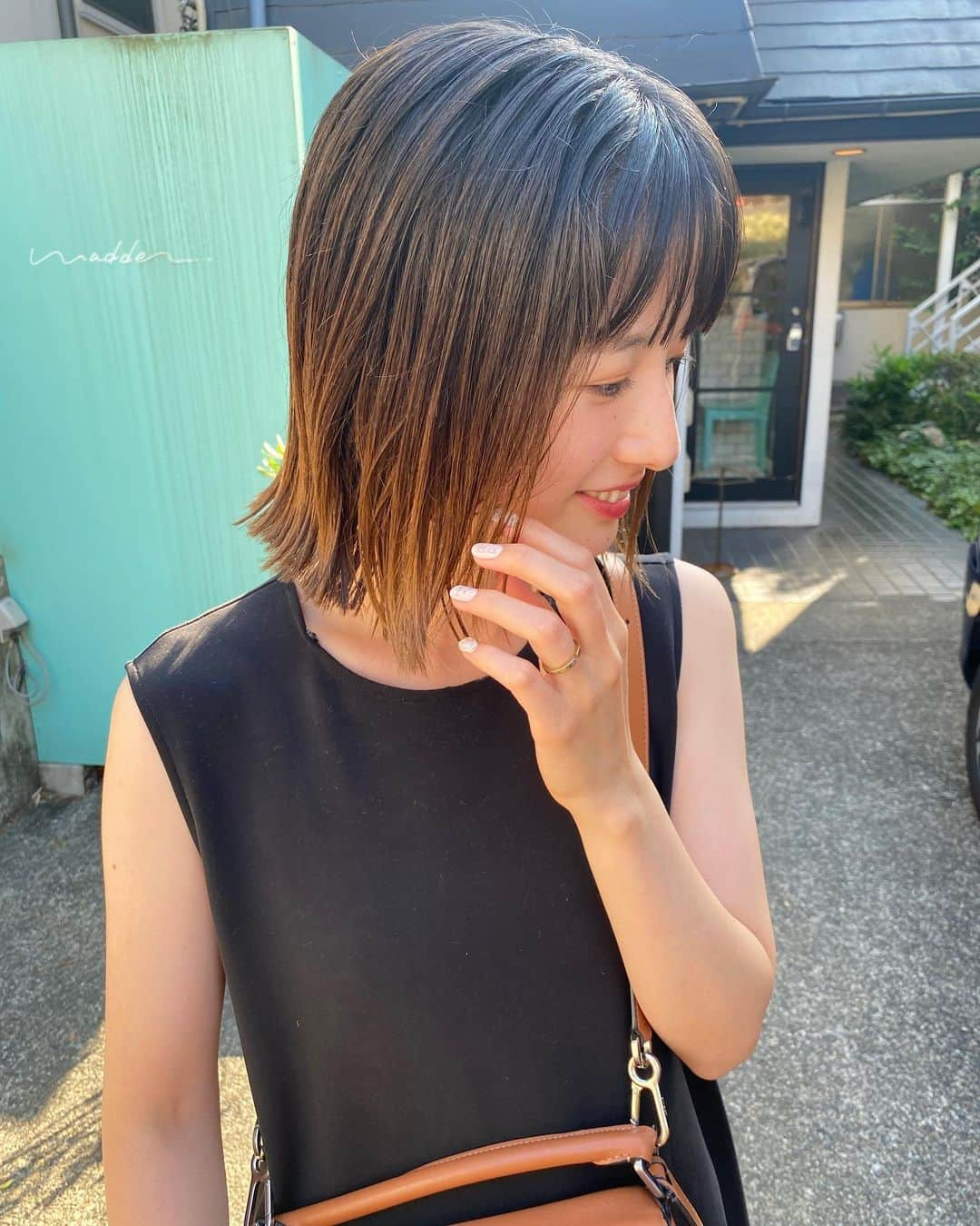 立澤香奈さんのインスタグラム写真 - (立澤香奈Instagram)「ハイトーンにしてた時の髪の毛が 少なくなってきて、 毛先だけ明るくしたグラデーションヘアになった💫 縛れる長さの今、楽チン☺️  #ボブ#グラデーションカラー#グラデーションボブ#暗髪ボブ#ママヘア#ボブヘア」8月12日 19時02分 - kana_tatsuzawa