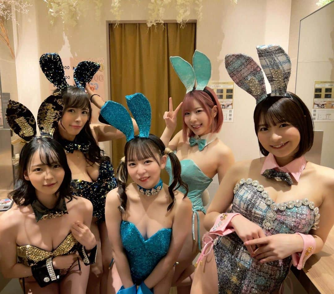 沙月恵奈のインスタグラム：「大阪バニー撮影会🤍 お疲れ様でした！ #沙月恵奈 #東條なつ #真木今日子 #美ノ嶋めぐり #西元めいさ」