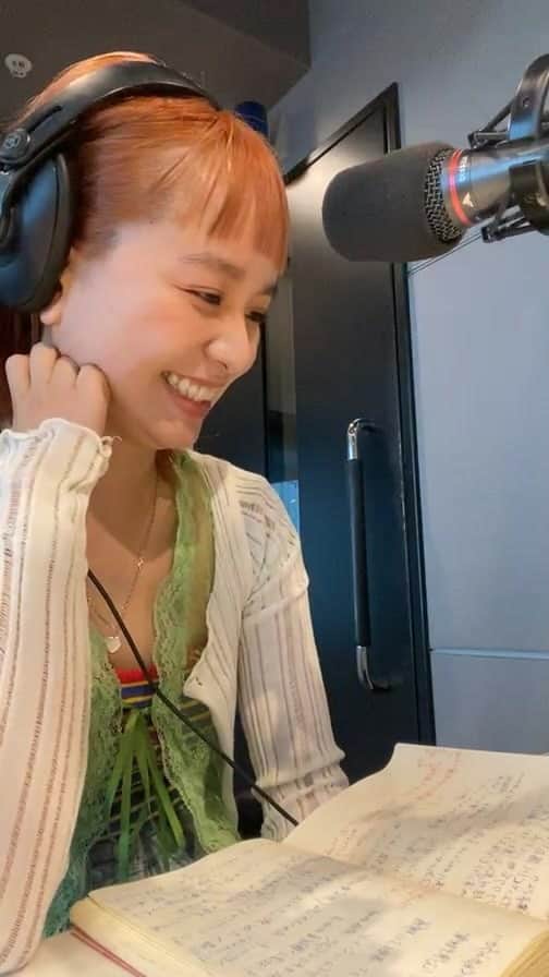 のインスタグラム：「おはよおはよ！ Good morning☔️ はじまったよ日曜日！」
