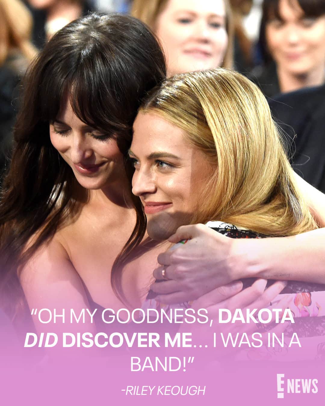 E! Onlineさんのインスタグラム写真 - (E! OnlineInstagram)「#DaisyJonesandtheSix wasn't actually Riley Keough's musical debut— she started a "joke band" with Dakota Johnson when the two were just 19 years old. More on this duo's decades-long friendship at the link in bio. ❤️ (📷: Getty)」8月13日 5時31分 - enews