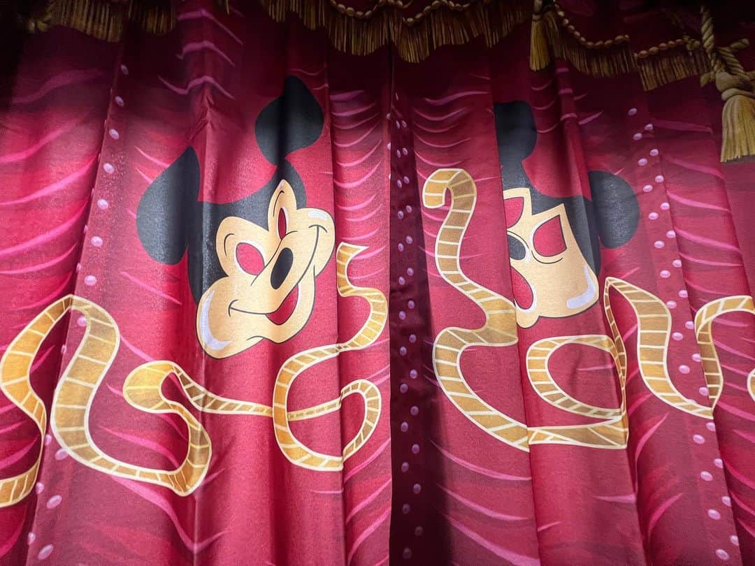 だーしま動画チャンネルさんのインスタグラム写真 - (だーしま動画チャンネルInstagram)「ミッキーマウスレビューのカーテン最高だろう👍  #ディズニー #ミッキーマウスレビュー」8月13日 5時04分 - yuki0913vv
