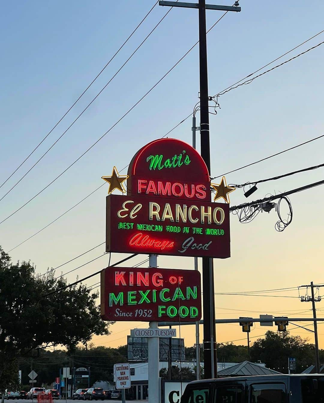 ナターシャ・ブレさんのインスタグラム写真 - (ナターシャ・ブレInstagram)「Loves a week in Austin 🚤🤠🧡🐟」8月13日 5時37分 - natashabure