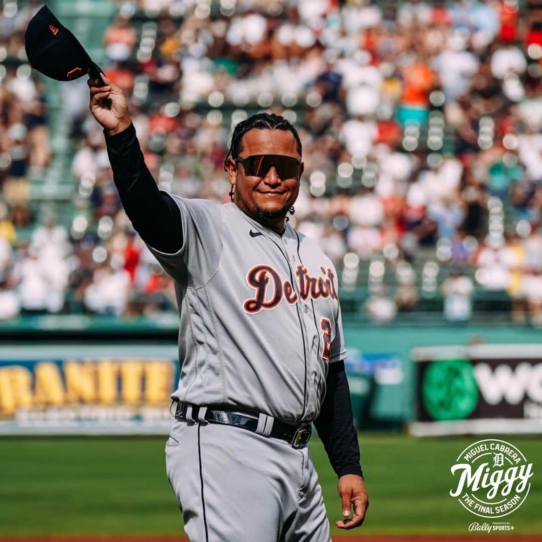 ミゲル・カブレラのインスタグラム：「Final time at Fenway. Thank you, @redsox. #GraciasMiggy」