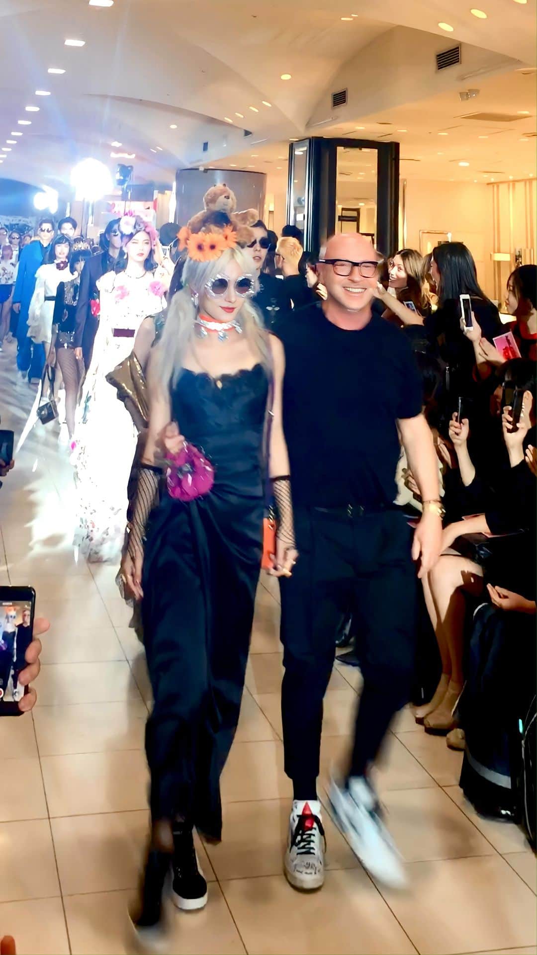 中川友里のインスタグラム：「#tb model for @dolcegabbana fashion show   #dolcegabbana  #italy」