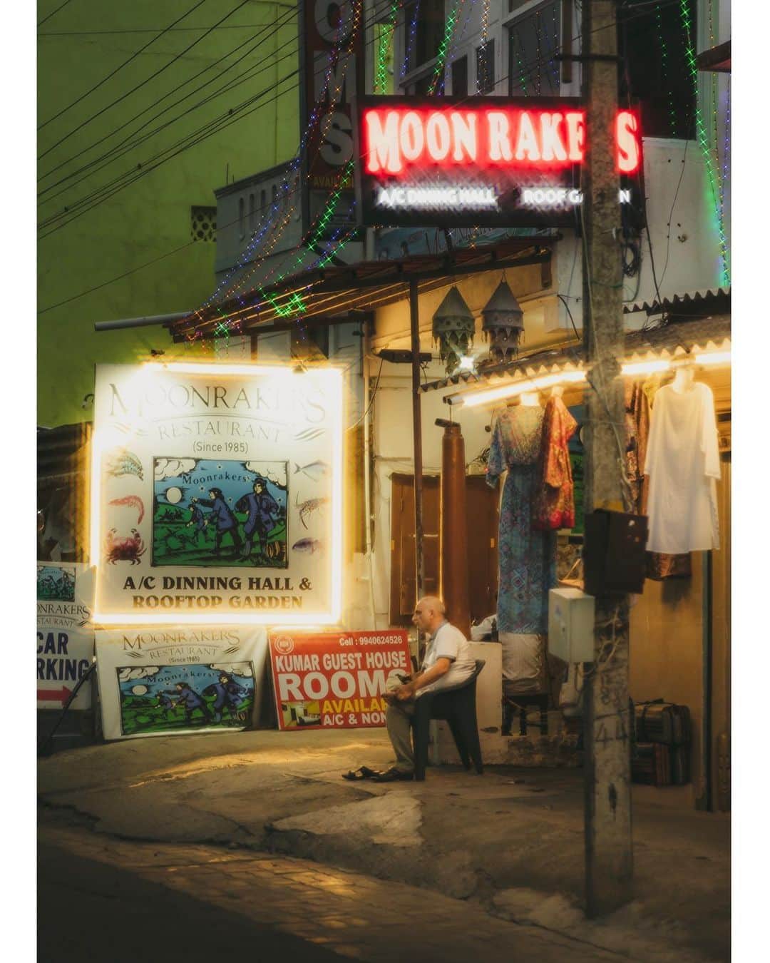 山中海輝さんのインスタグラム写真 - (山中海輝Instagram)「This is my first visit to India. 人生初めてのインド。  インドにいる事を感じたのは意外にも食でも言葉でも宗教でもなく、街並みの壁や光の色でした。」8月12日 21時02分 - kaikiyamanaka