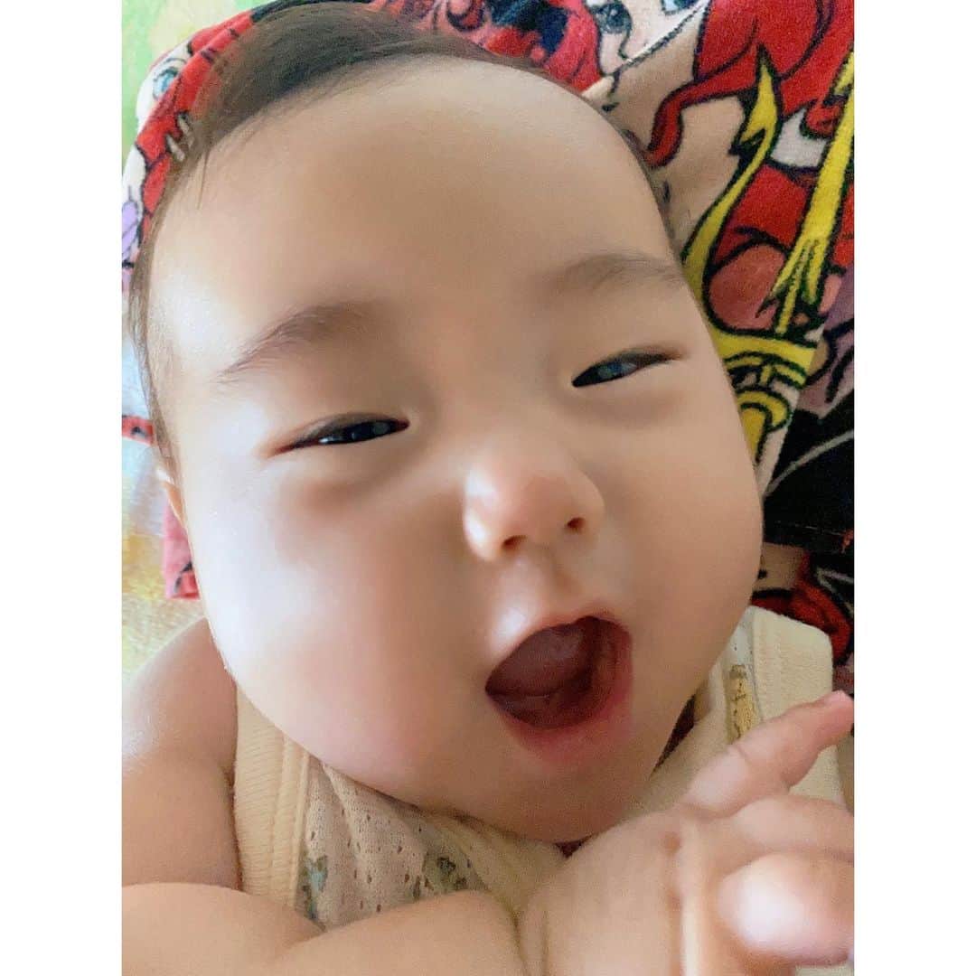 小川麻衣子さんのインスタグラム写真 - (小川麻衣子Instagram)「♪ . 心愛 5ヵ月👶🏻♥️ 7kgオーバーのベビちゃんになりました🧡 毎日たくさんお話しして、元気に成長してくれてます🥺 私も新米ママですがこれからも頑張っていきます🫡✨ . #新米ママ #令和5年ベビー #女の子ベビー #5ヵ月ベビー #赤ちゃんのいる生活  #赤ちゃんのいる暮らし」8月12日 21時16分 - maiko_ogawa