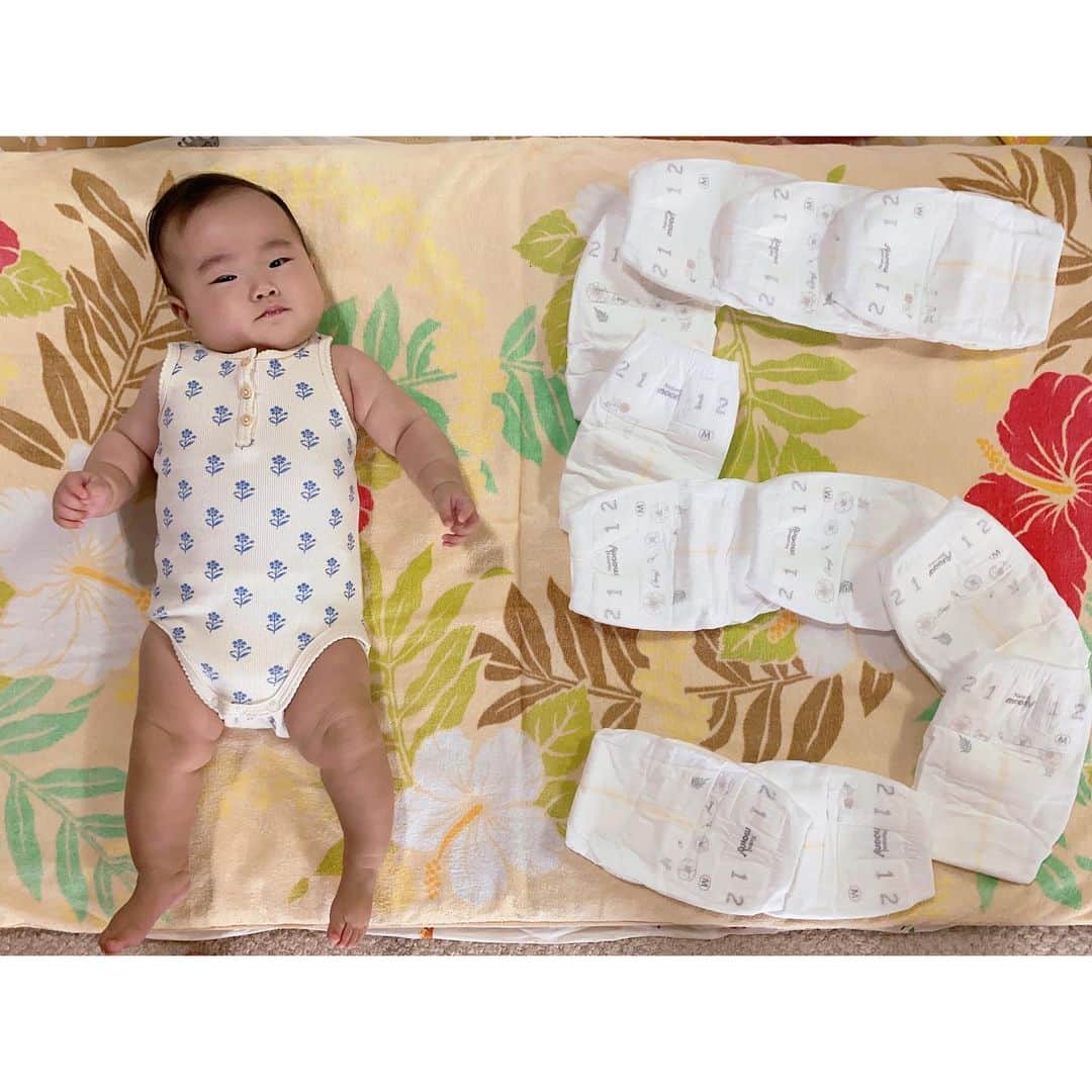 小川麻衣子のインスタグラム：「♪ . 心愛 5ヵ月👶🏻♥️ 7kgオーバーのベビちゃんになりました🧡 毎日たくさんお話しして、元気に成長してくれてます🥺 私も新米ママですがこれからも頑張っていきます🫡✨ . #新米ママ #令和5年ベビー #女の子ベビー #5ヵ月ベビー #赤ちゃんのいる生活  #赤ちゃんのいる暮らし」
