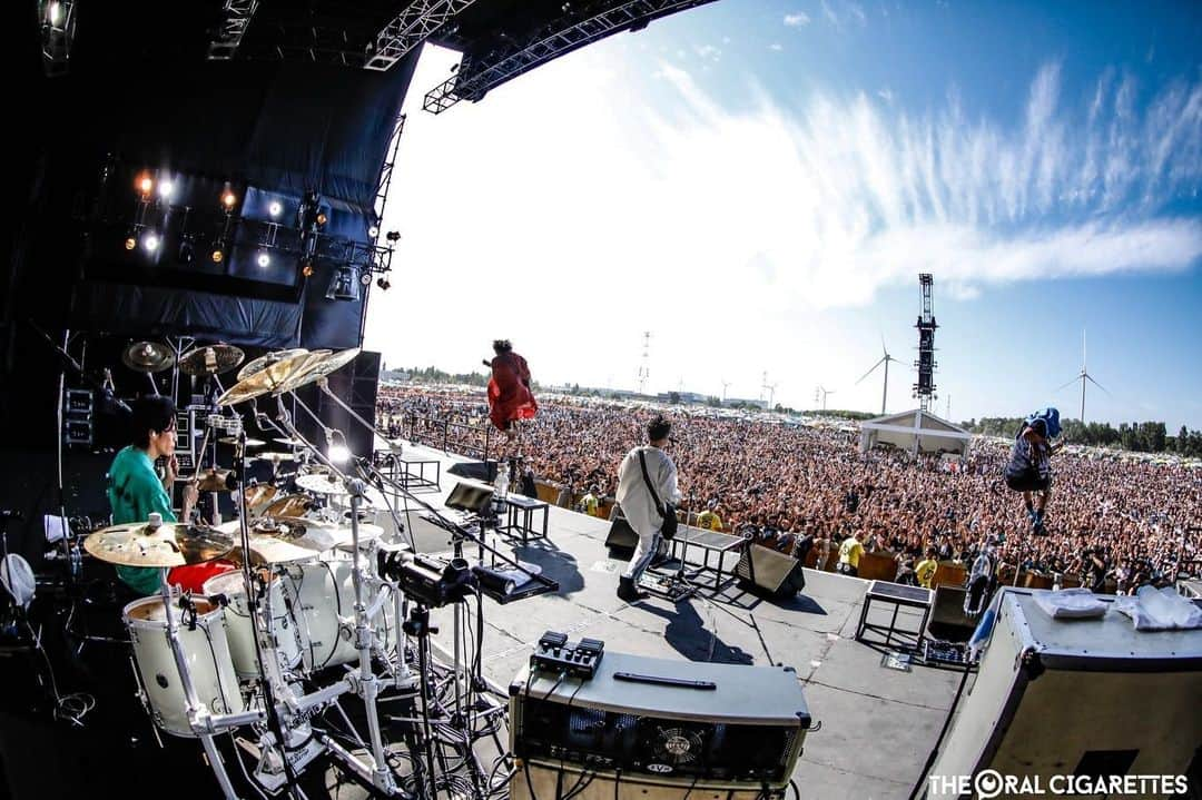 鈴木重伸さんのインスタグラム写真 - (鈴木重伸Instagram)「RISING SUN ROCK FESTIVAL ありがとうございました。 自由にのびのびとやらせていただきました。 それにしても暑かった。北海道の皆さん、次は涼しい季節にお会いしましょ。 photo by @koheisuzukiphoto」8月12日 21時24分 - shige__oral