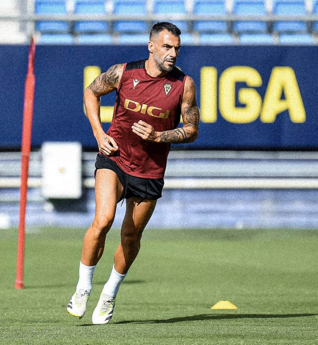 アルバロ・ネグレドのインスタグラム：「2 days left @laliga ⏳⚽️ #AN9 #LaLiga」