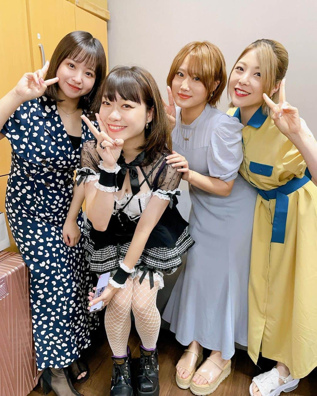 小川麻琴さんのインスタグラム写真 - (小川麻琴Instagram)「「MUSIC SMILE PROJECT LIVE〜マジカルツアーVOL.6〜」ご来場下さいました皆さん、ありがとうございました✨  トークコーナーめちゃくちゃ楽しかったぁ🤭❤️  楽屋にて近藤里奈ちゃん、城恵理子ちゃん、神志那結衣ちゃん、山崎亜美瑠ちゃん、Vressの神井花音ちゃんとー🥰  #チャリティーライブ  #大阪 #城恵理子 ちゃん #近藤里奈 ちゃん #神志那結衣 ちゃん #山崎亜美瑠 ちゃん #神井花音 ちゃん #楽しかった  #ありがとうございました」8月12日 21時43分 - 1029_makoto