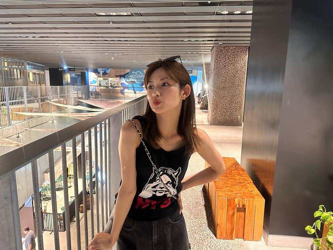 脇あかりのインスタグラム：「この日は、映画見た日❤︎ “君たちはどう生きるか”  いろんな謎に包まれております🦜  が… アオサギは生と死を繰り返すエジプト神話の鳥として登場してるとか…？？  私の地元の川にいるのは…アオサギじゃないのかな？？笑」