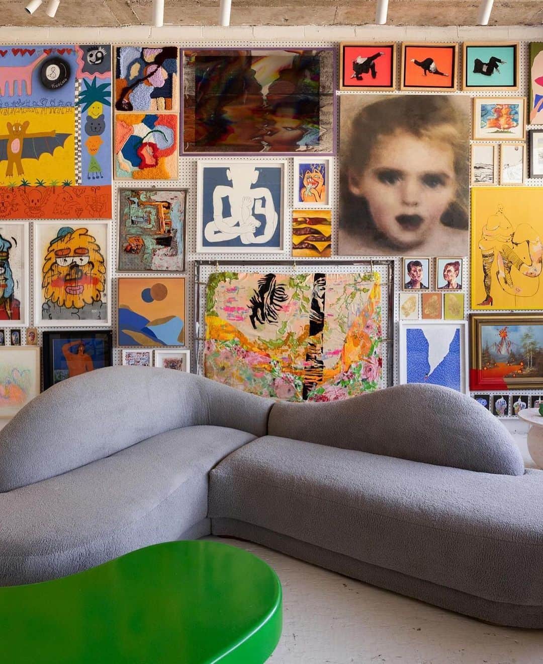 My Interiorのインスタグラム：「The Couch game is on by @__azotea in Mexico 🇲🇽 📸 by @alejandro_ramoroz」